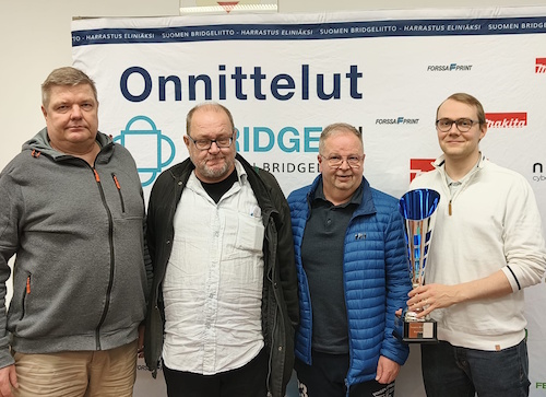 Jyväskylän Bridgekerho liigan voittoon!